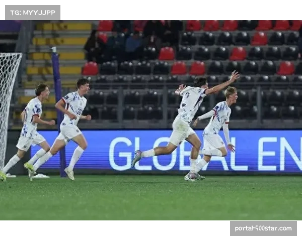 世青赛混双首轮中国组合爆冷出局，温瑞博纵歌曼遭逆转